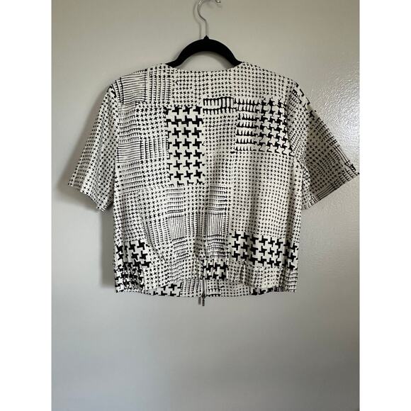 Women's NWOT CAbi Full Zip Geometric Pattern Crop Bomber SS Jacket Stretch MED - Picture 5 of 7